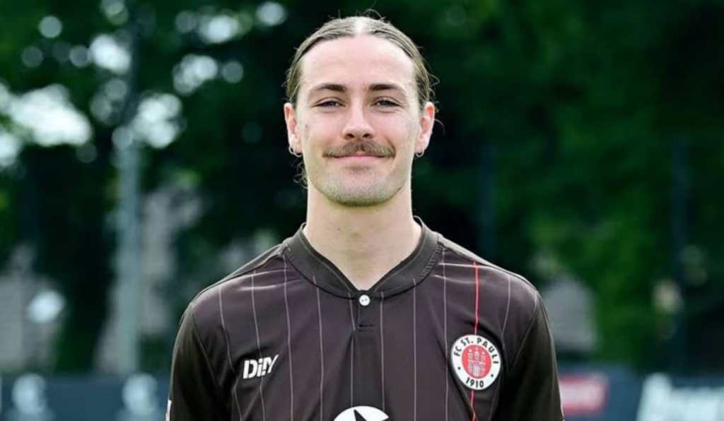 The football career of Jackson