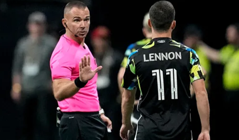 How referees manage pressure games