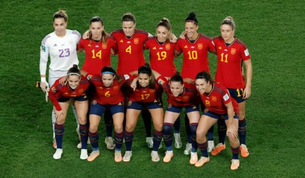 Squad Harmony vs Individual Talent: What Wins in Football Tournaments